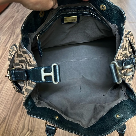 A161 - 💯% authentic Fendi shoulder bag - Picture 11 of 16